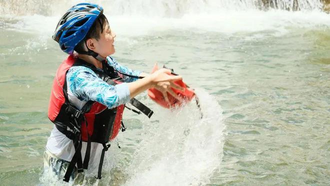 激流滑梯、深潭勇者！炎炎夏日走进自然“空调房”做逆流而上的小勇士！(图4)