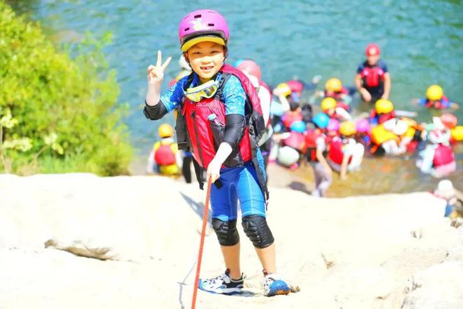 激流滑梯、深潭勇者！炎炎夏日走进自然“空调房”做逆流而上的小勇士！(图12)