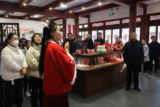 市住建局：开展“传承文化凝聚力量”主题团建活动(图2)