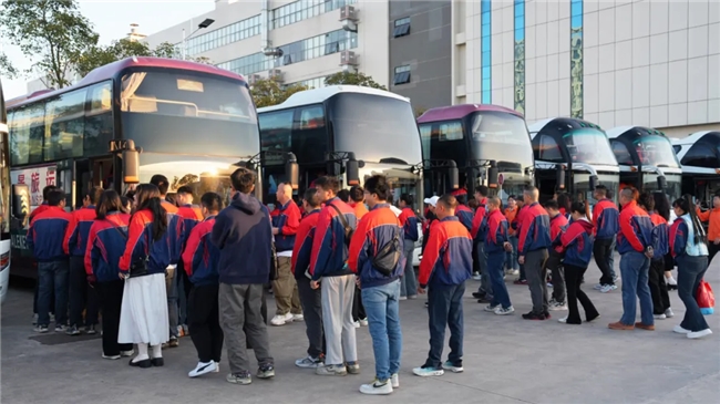 团心聚力阔步向前丨2024莱博顿卫浴全体员工团建活动圆满举行(图2)