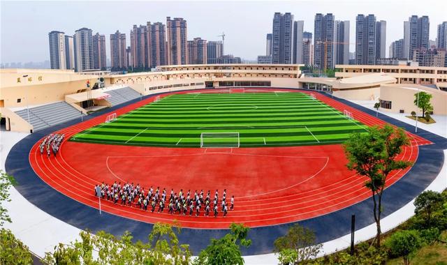 德阳市旌阳区：名师工作室引领教师专业发展(图1)