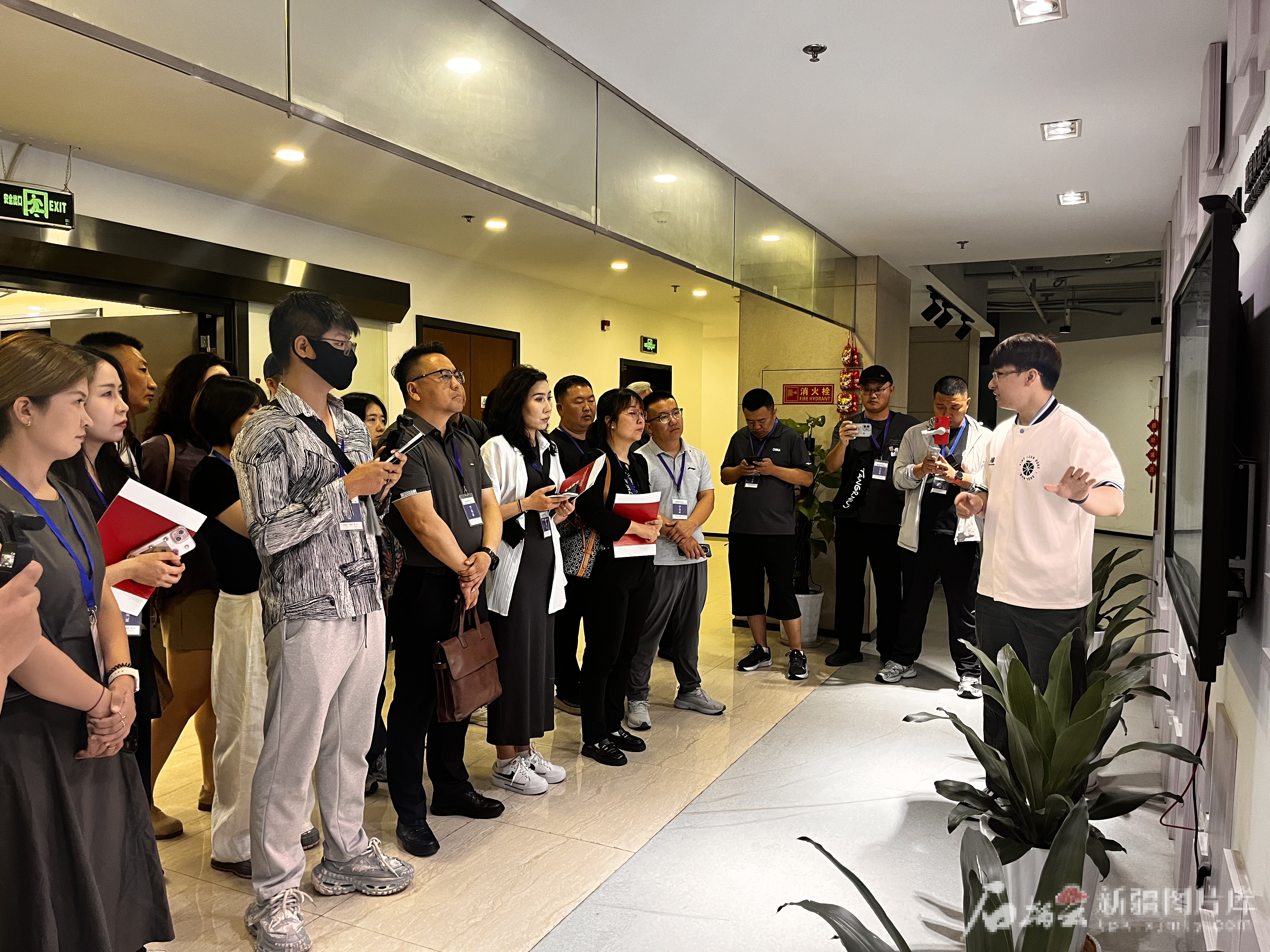 新疆媒体人赴重庆“沉浸式”取经为“新闻+服务”能力提升注入新动能(图2)