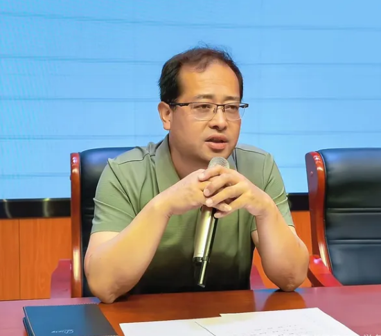 雁塔区第二小学召开2024-2025学年度第二学期期末总结大会(图3)