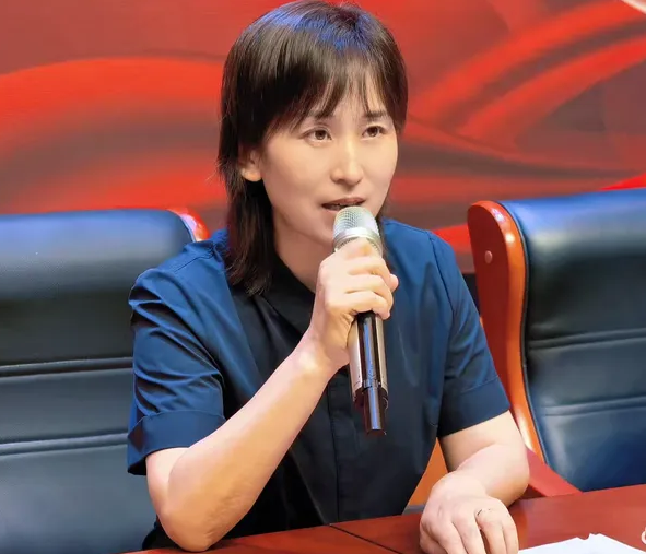 雁塔区第二小学召开2024-2025学年度第二学期期末总结大会(图2)