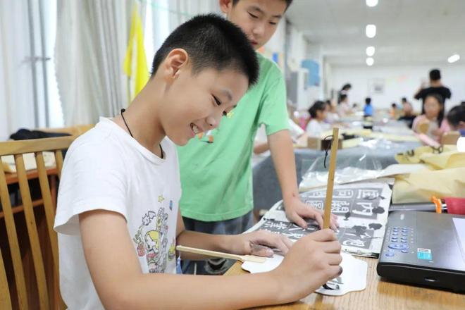 情系职工解难题爱心托班暖人心(图2)