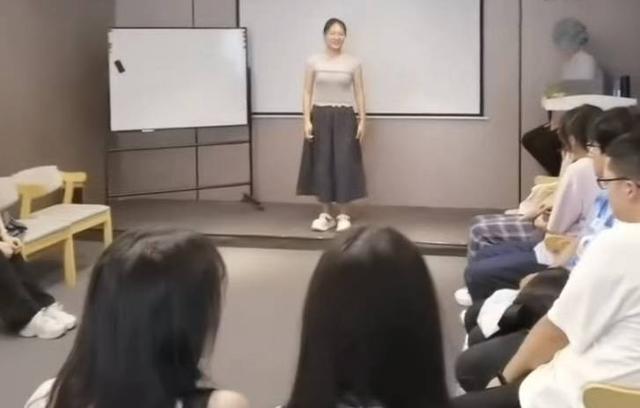 暑期口才、情商培训班火爆有准大学生付费万元练“说话”｜封面头条(图4)