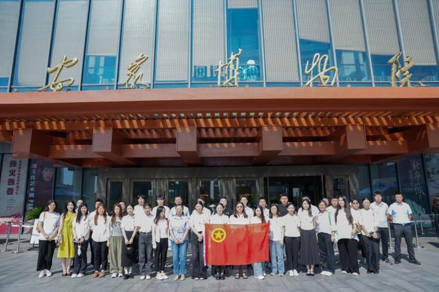 省直机关第八第九团建联系片组织“传承文化根脉、共筑爱国情怀”主题团日活动(图2)