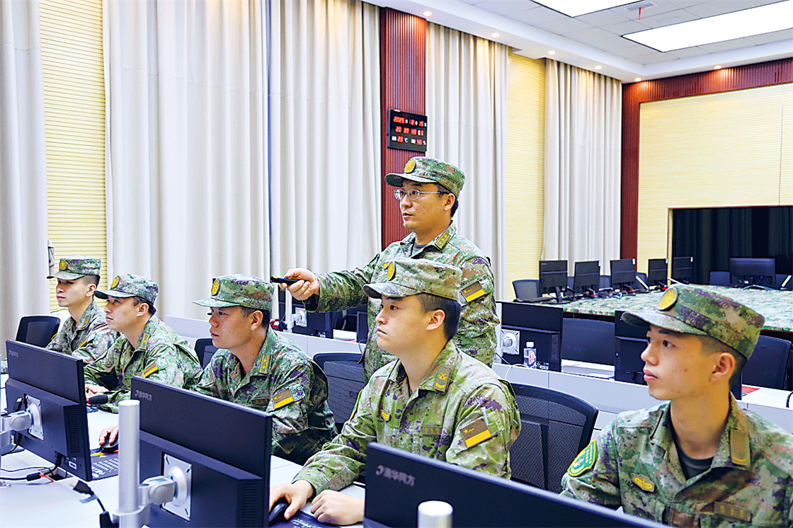 这个暑假军校教员的忙碌身影(图3)