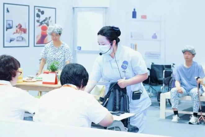 安博体育平台：新康养绘就温暖底色枫叶整合照护共筑“银龄”美好生活(图4)