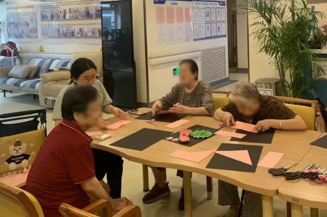 安博体育平台：新康养绘就温暖底色枫叶整合照护共筑“银龄”美好生活(图5)