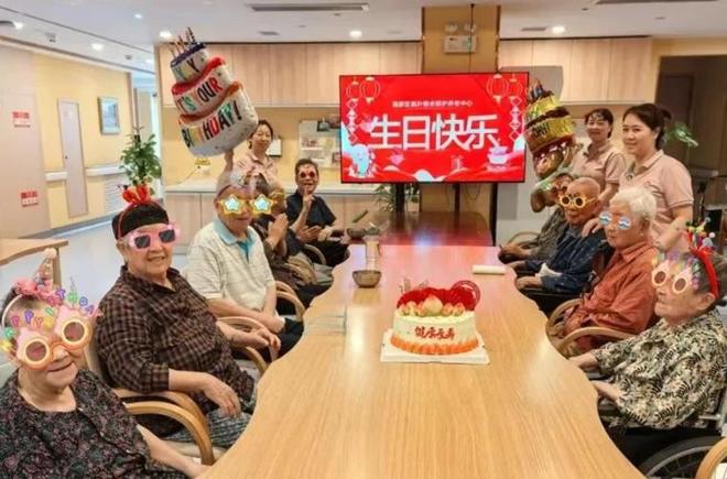 安博体育平台：新康养绘就温暖底色枫叶整合照护共筑“银龄”美好生活(图10)