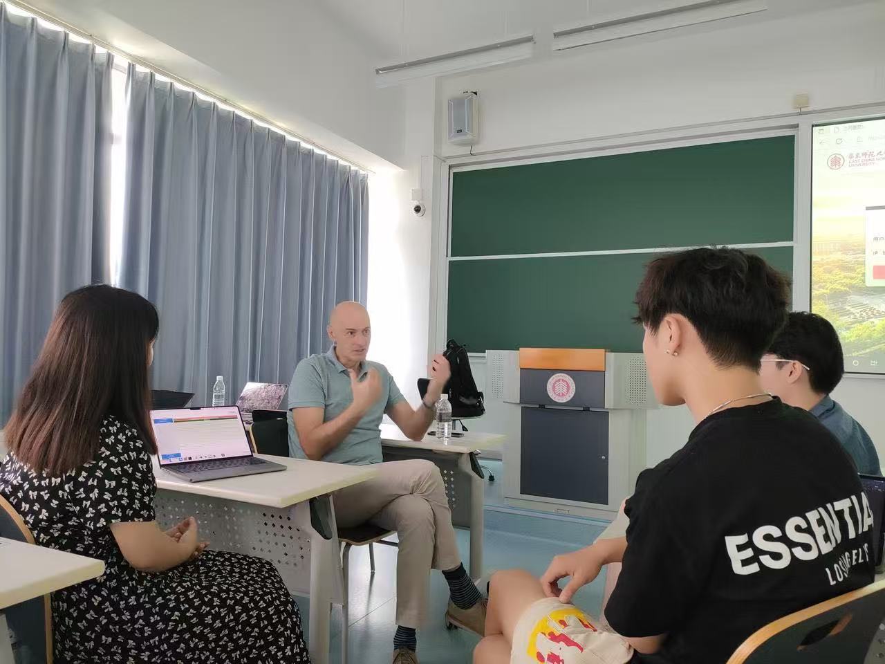 中外双导师科研课题工作坊探索育人新路径(图1)